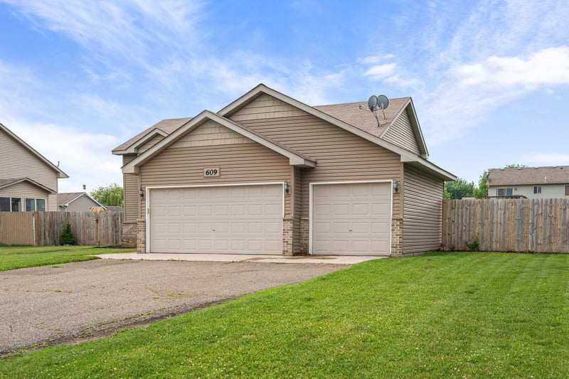 609 Bluebird St, Mora, MN 55051