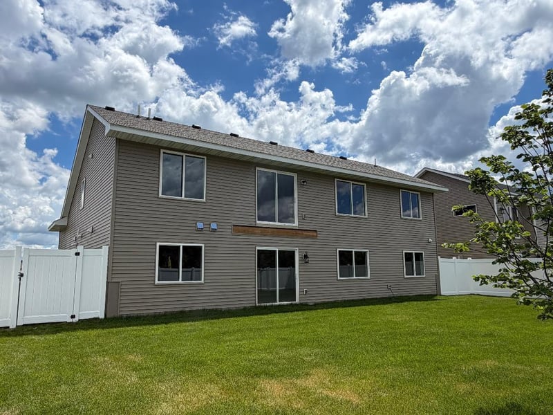 17703 Empire Trl, Lakeville, MN 55044