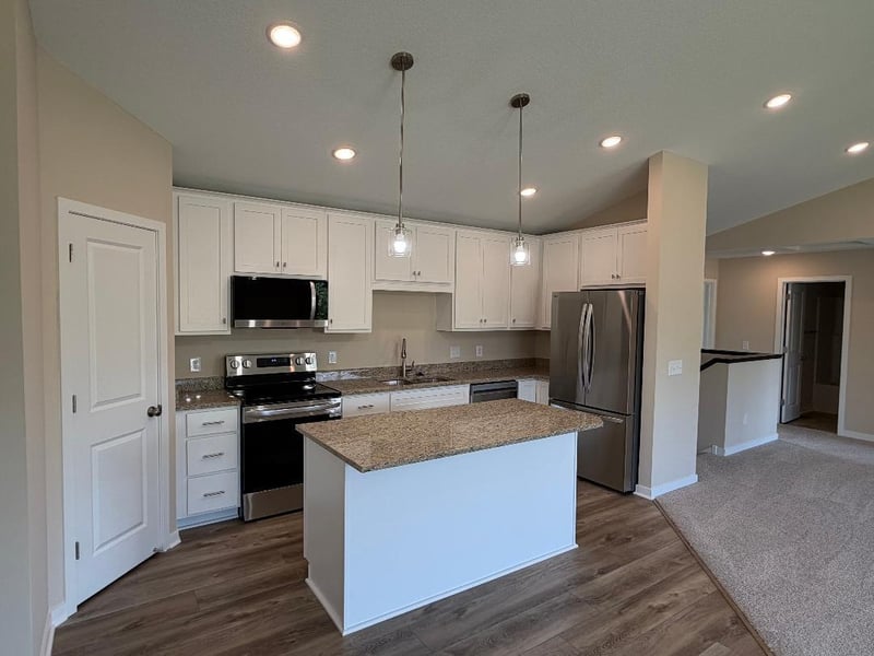 17703 Empire Trl, Lakeville, MN 55044