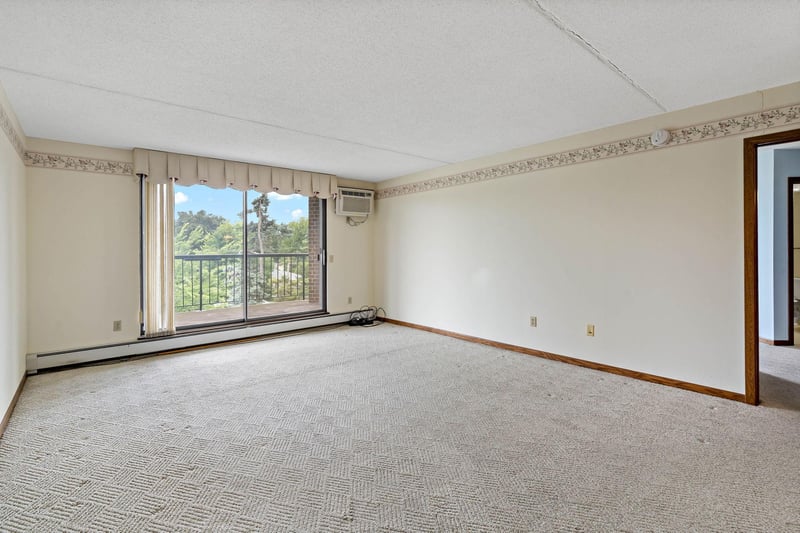 2601 Kenzie Ter #315, Saint Anthony, MN 55418