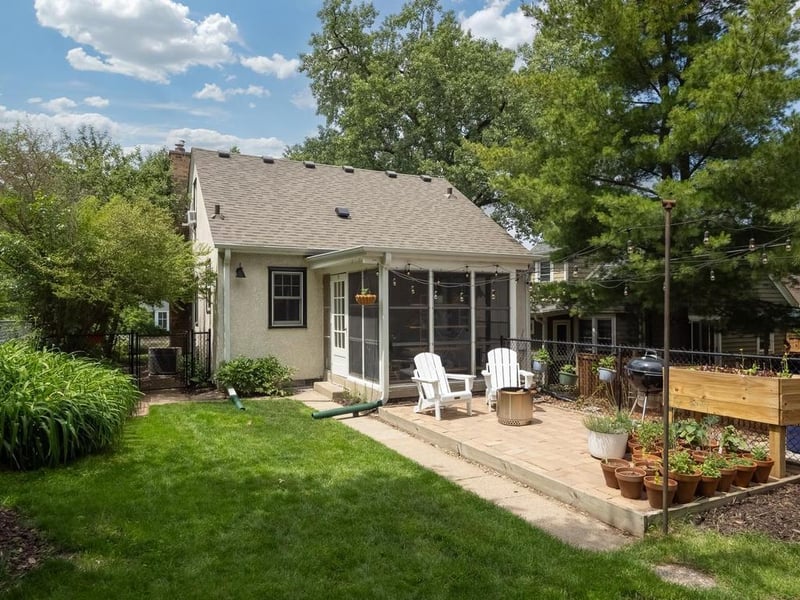 21 Queen Ave S, Minneapolis, MN 55405