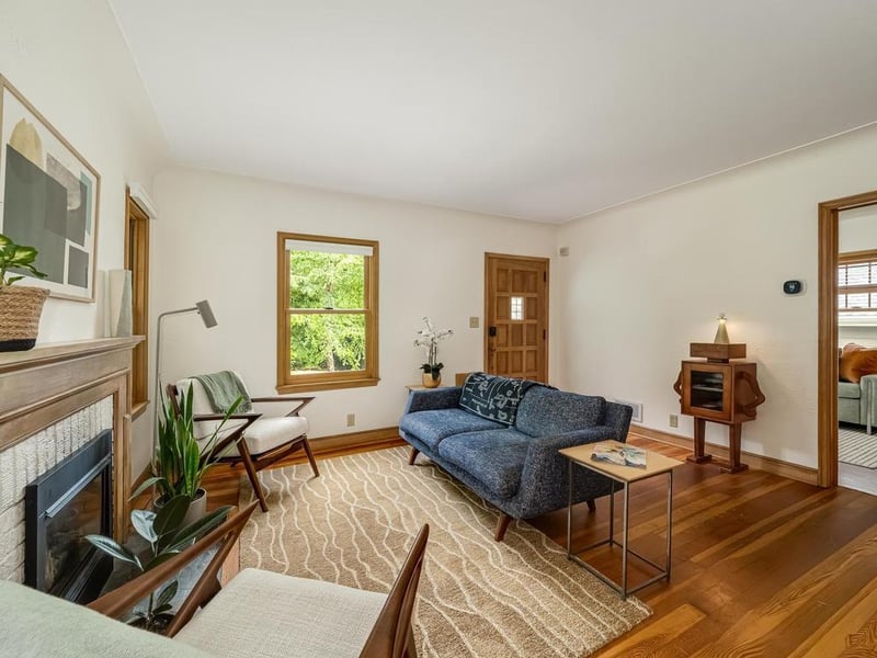 21 Queen Ave S, Minneapolis, MN 55405
