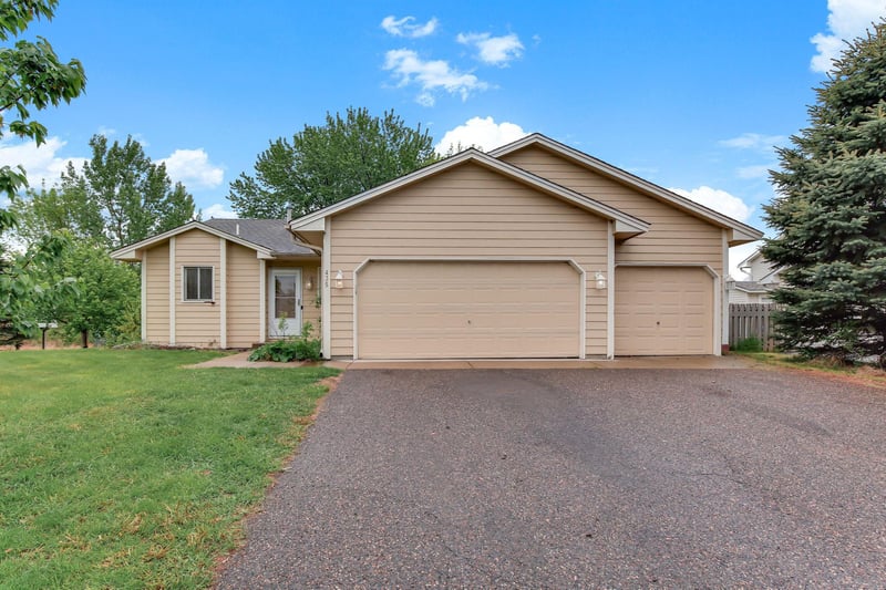 435 Birch Ave NW, Saint Michael, MN 55376