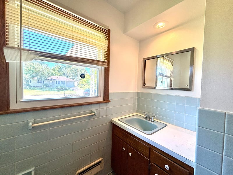 9010 60 1/2 Ave N, New Hope, MN 55428