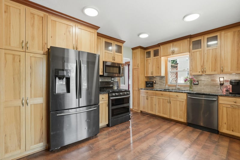 2145 County Road E E, White Bear Lake, MN 55110