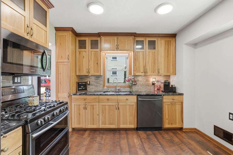 2145 County Road E E, White Bear Lake, MN 55110