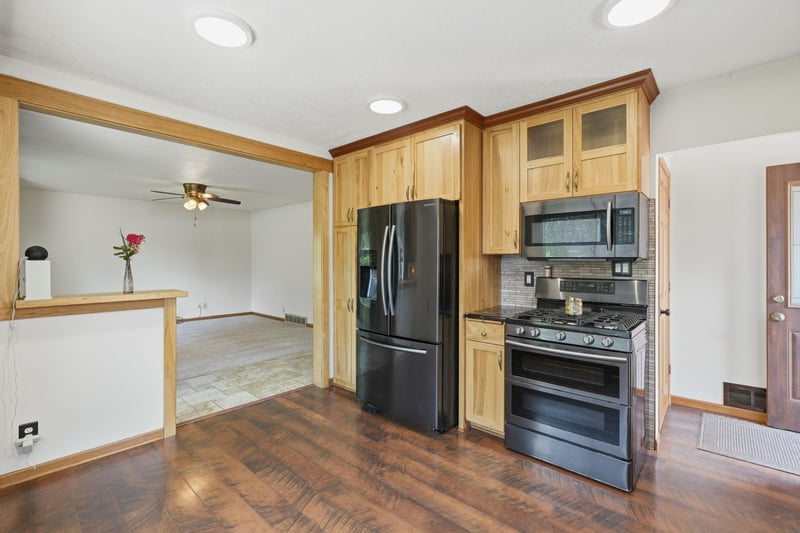 2145 County Road E E, White Bear Lake, MN 55110