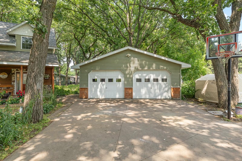 17252 Riverwood Dr, Little Falls, MN 56345