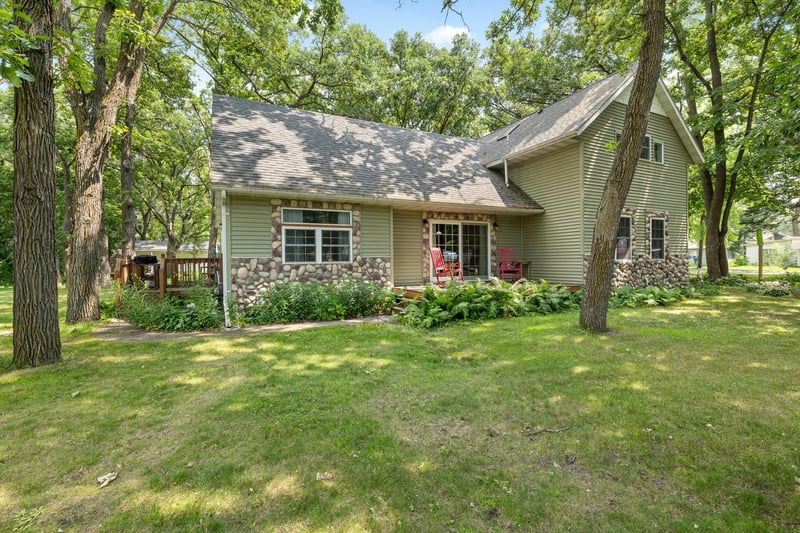 17252 Riverwood Dr, Little Falls, MN 56345