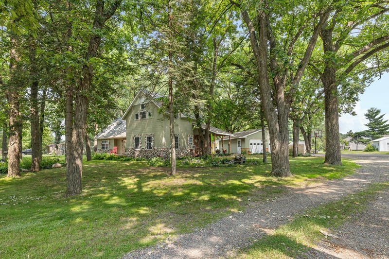 17252 Riverwood Dr, Little Falls, MN 56345