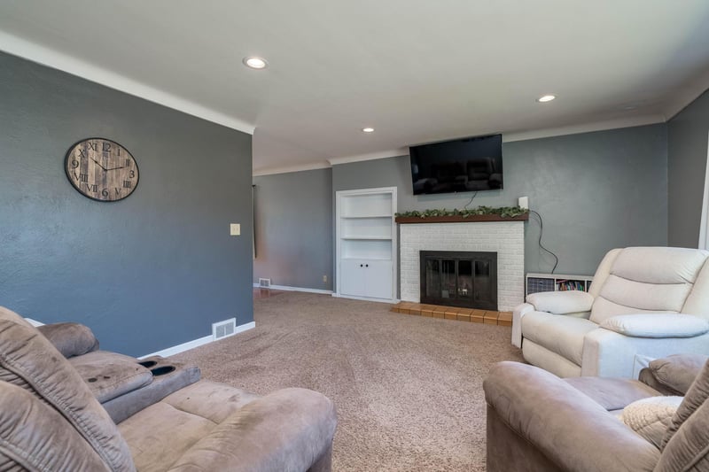 611 S Broadway St, New Ulm, MN 56073
