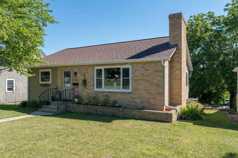611 S Broadway St, New Ulm, MN 56073