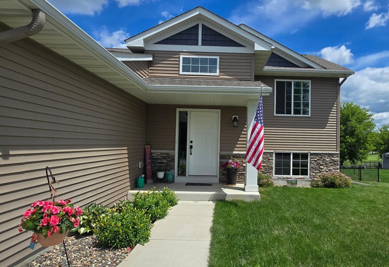 1020 Acacia Dr S, Annandale, MN 55302