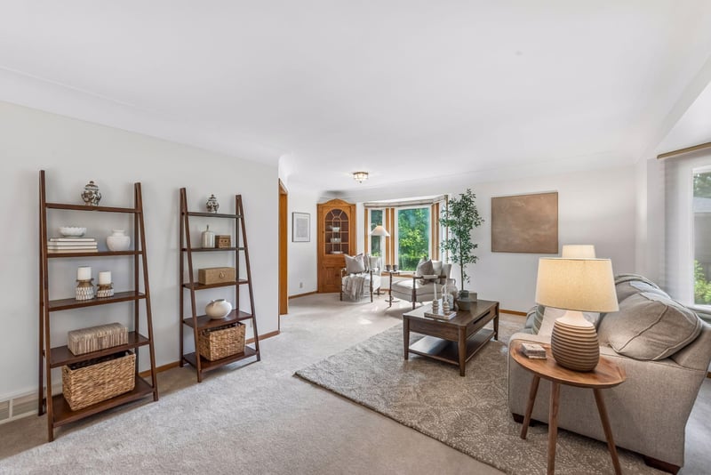512 Mission Rd W, Bloomington, MN 55420