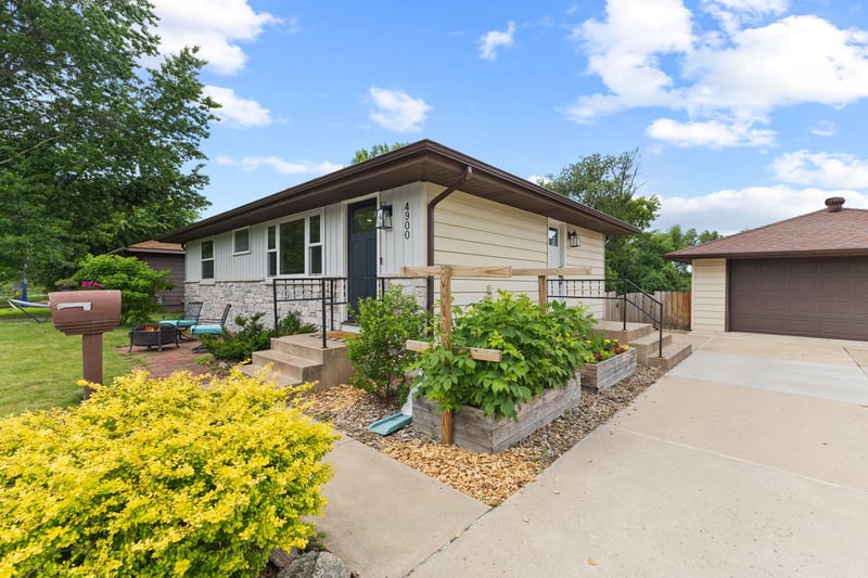 4900 60th Ave N, Crystal, MN 55429