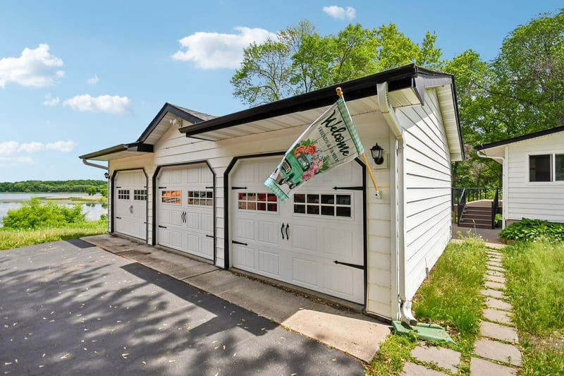 11551 278th St, Chisago City, MN 55013