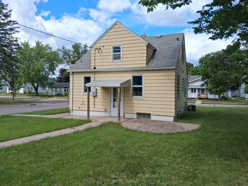 535 5th Ave NE, Saint Cloud, MN 56304