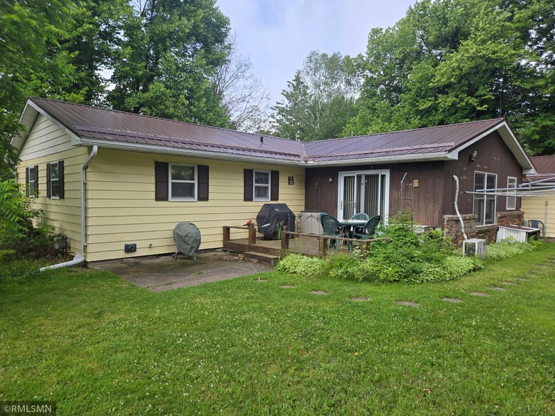 314 Bering St W, Milltown, WI 54858