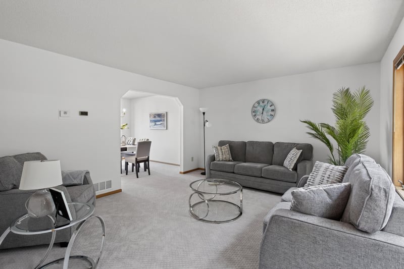 4142 Oakmede Ln, White Bear Lake, MN 55110