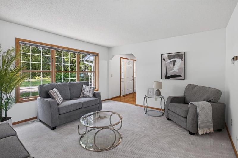 4142 Oakmede Ln, White Bear Lake, MN 55110