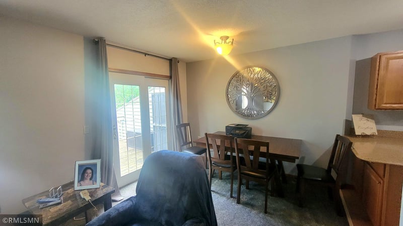 7030 Pima Ln, Chanhassen, MN 55317