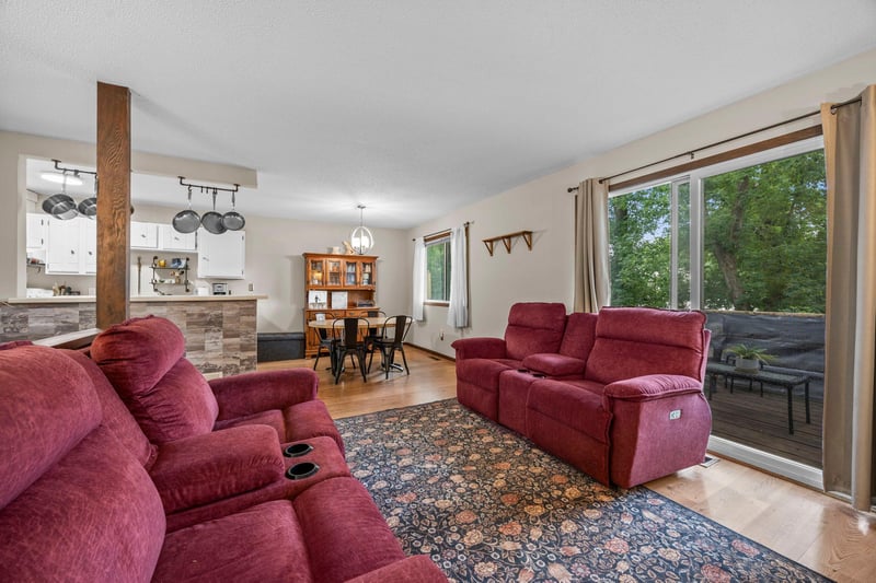 2227 Old County Road 34 Pl, Burnsville, MN 55337