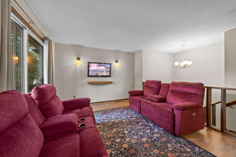 2227 Old County Road 34 Pl, Burnsville, MN 55337