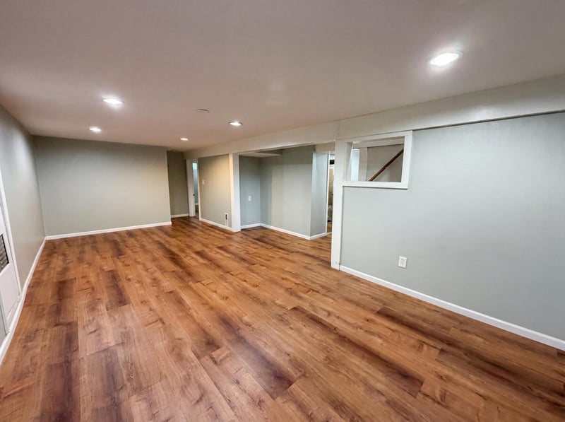 2591 Aldine St, Roseville, MN 55113