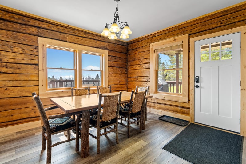 6076 Highway 61, Silver Bay, MN 55614