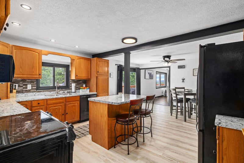 46825 Oak Hill Ln, La Crescent, MN 55947
