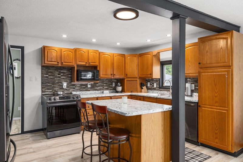 46825 Oak Hill Ln, La Crescent, MN 55947