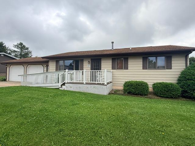 247 Goodview Dr, Spring Grove, MN 55974