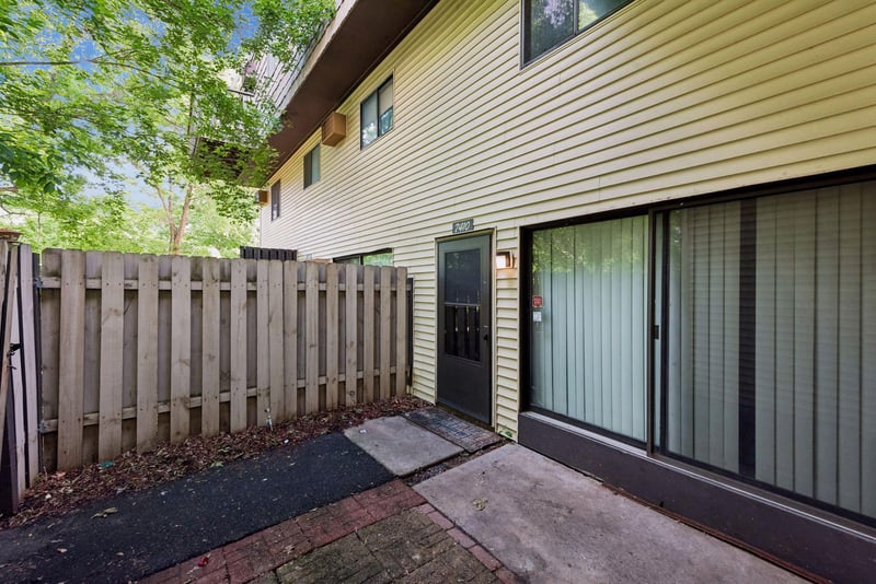 7410 72nd Ln N, Brooklyn Park, MN 55428