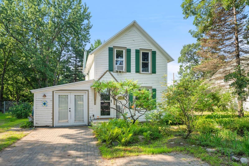6349 Oak St, North Branch, MN 55056