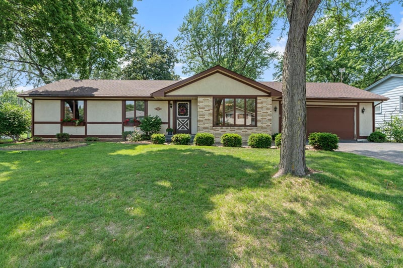 8133 Xenia Ave N, Brooklyn Park, MN 55443