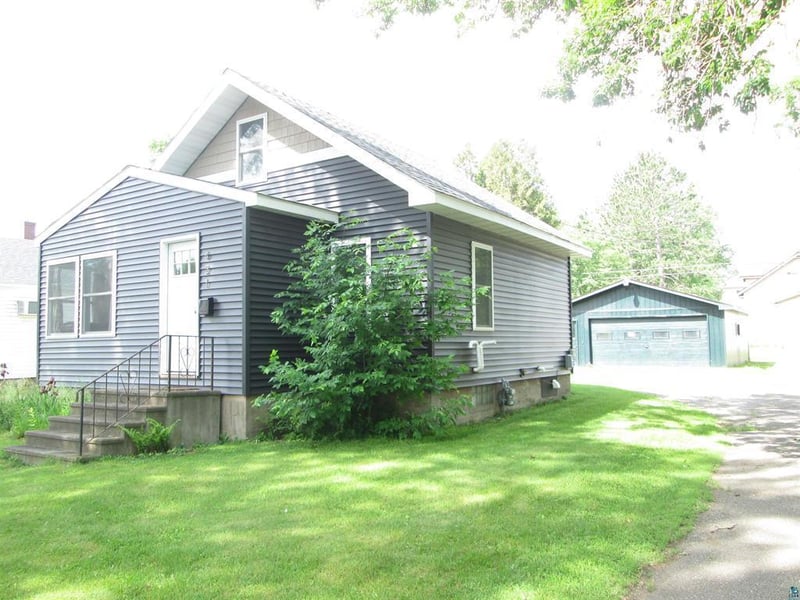 421 8th St, Cloquet, MN 55720