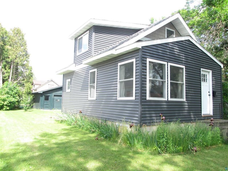 421 8th St, Cloquet, MN 55720