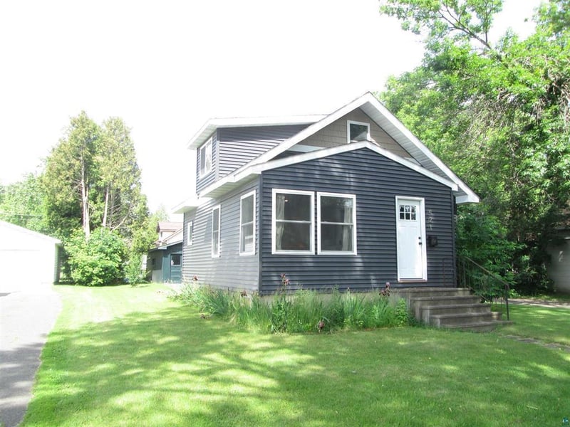 421 8th St, Cloquet, MN 55720