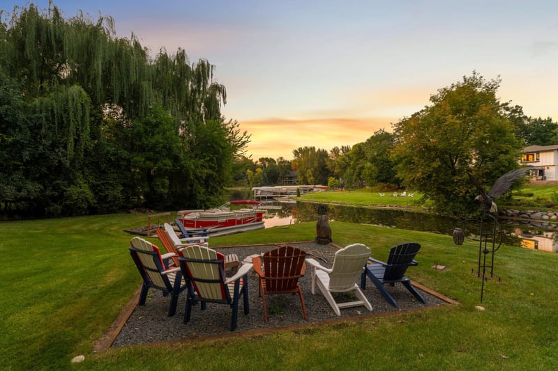 230 Maple Island Rd, Burnsville, MN 55306