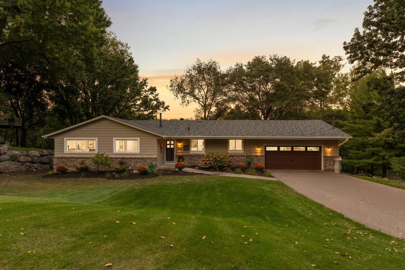 230 Maple Island Rd, Burnsville, MN 55306