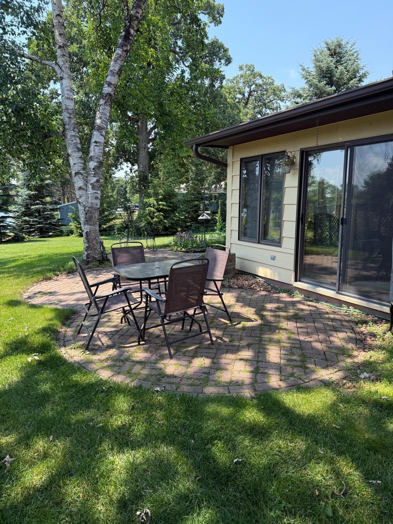 1288 Rolling Oaks Ln NW, Hutchinson, MN 55350