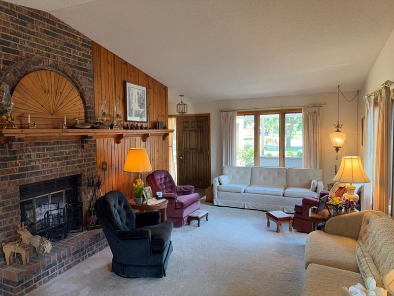 1288 Rolling Oaks Ln NW, Hutchinson, MN 55350