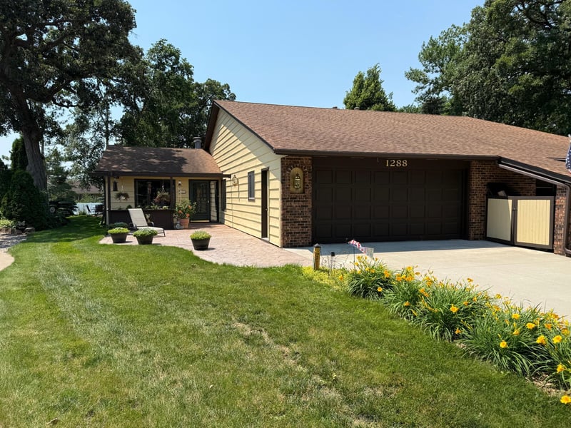 1288 Rolling Oaks Ln NW, Hutchinson, MN 55350