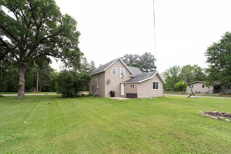 521 S Driftwood St, Royalton, MN 56373