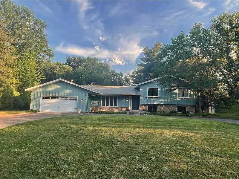 17515 Bay Ln, Wayzata, MN 55391