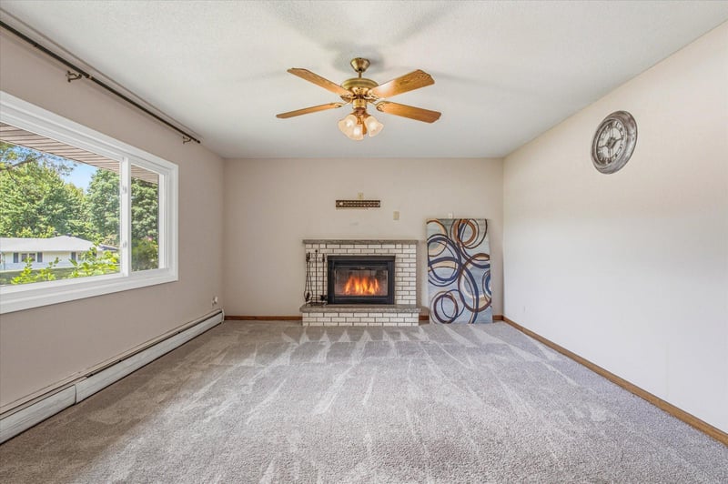 11111 Carver Ct, Burnsville, MN 55337
