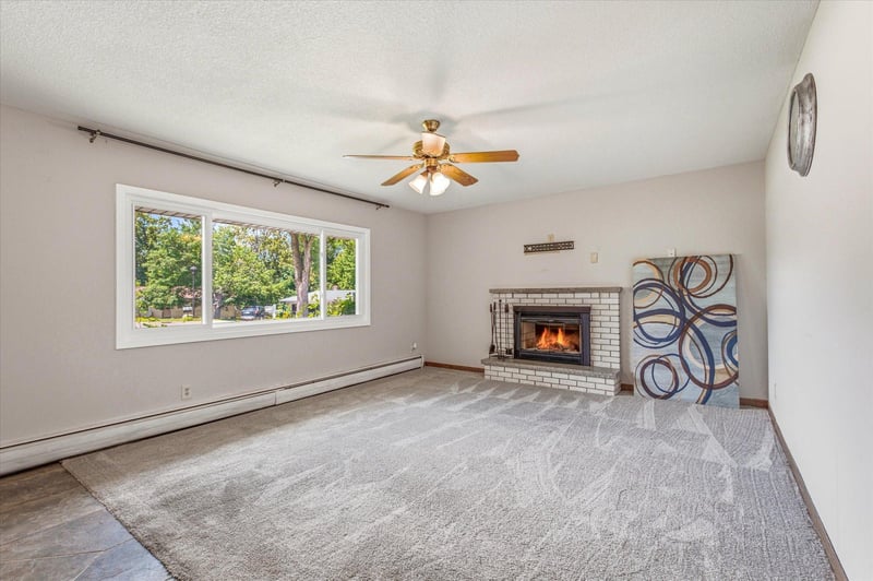 11111 Carver Ct, Burnsville, MN 55337