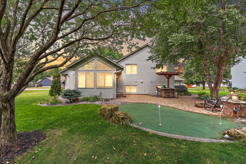 9013 Indian Blvd S, Cottage Grove, MN 55016