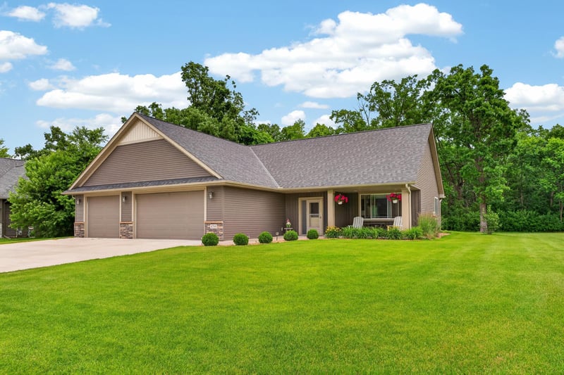 4769 381st Trl, North Branch, MN 55056
