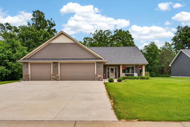 4769 381st Trl, North Branch, MN 55056